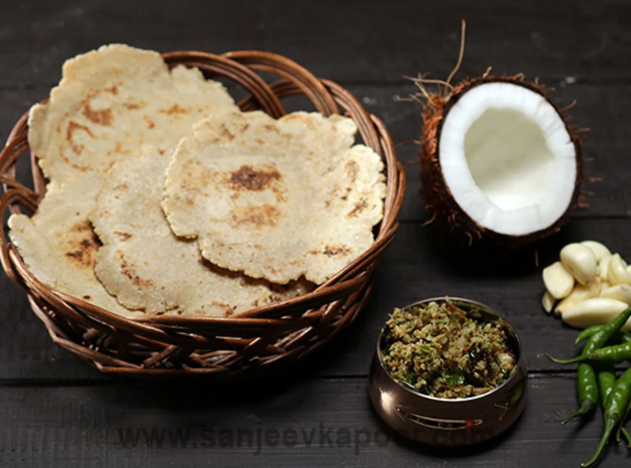 Jowar Bhakri with Thecha