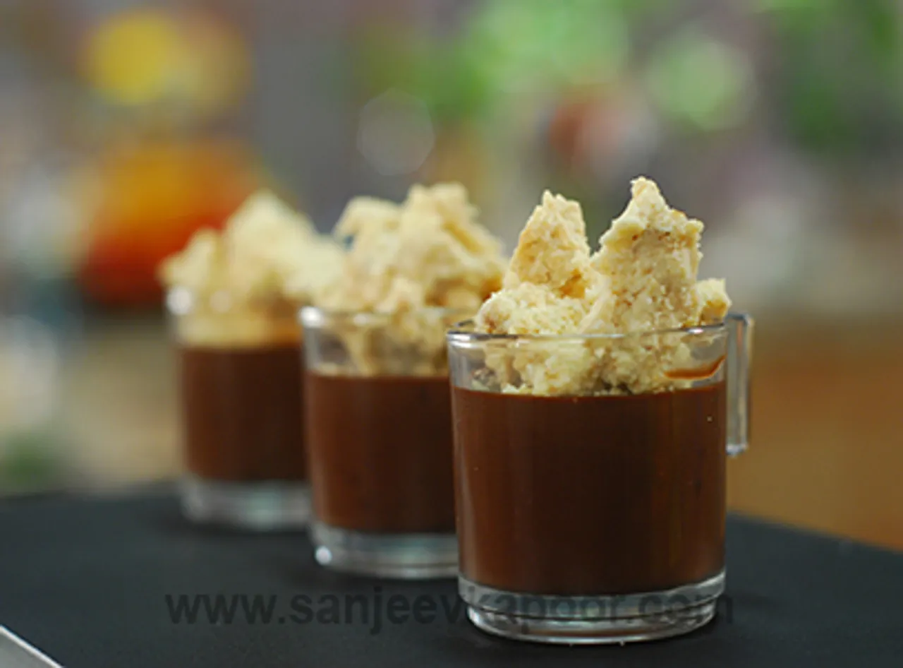 Spicy Chocolate Mousse with Crumble