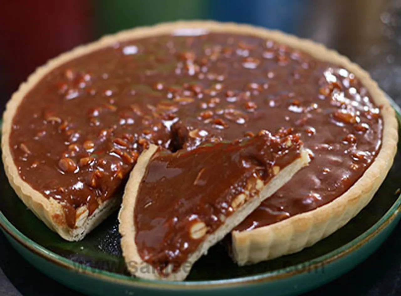 Gooey Peanut Chocolate Tart