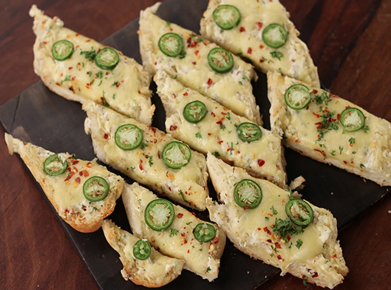 Cheesy Jalapeno Garlic Bread - SK Khazana