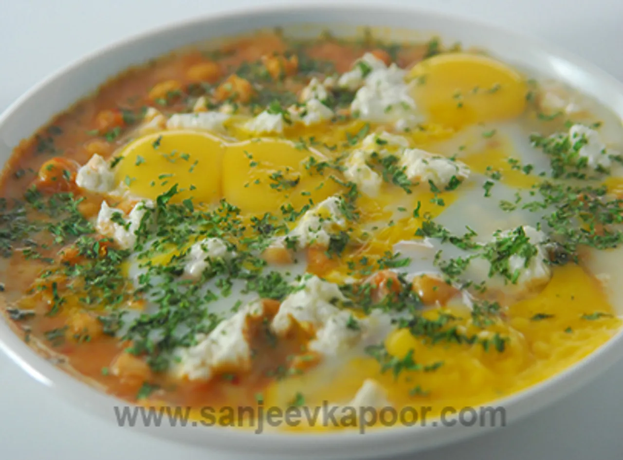 Poached Eggs With Chickpeas