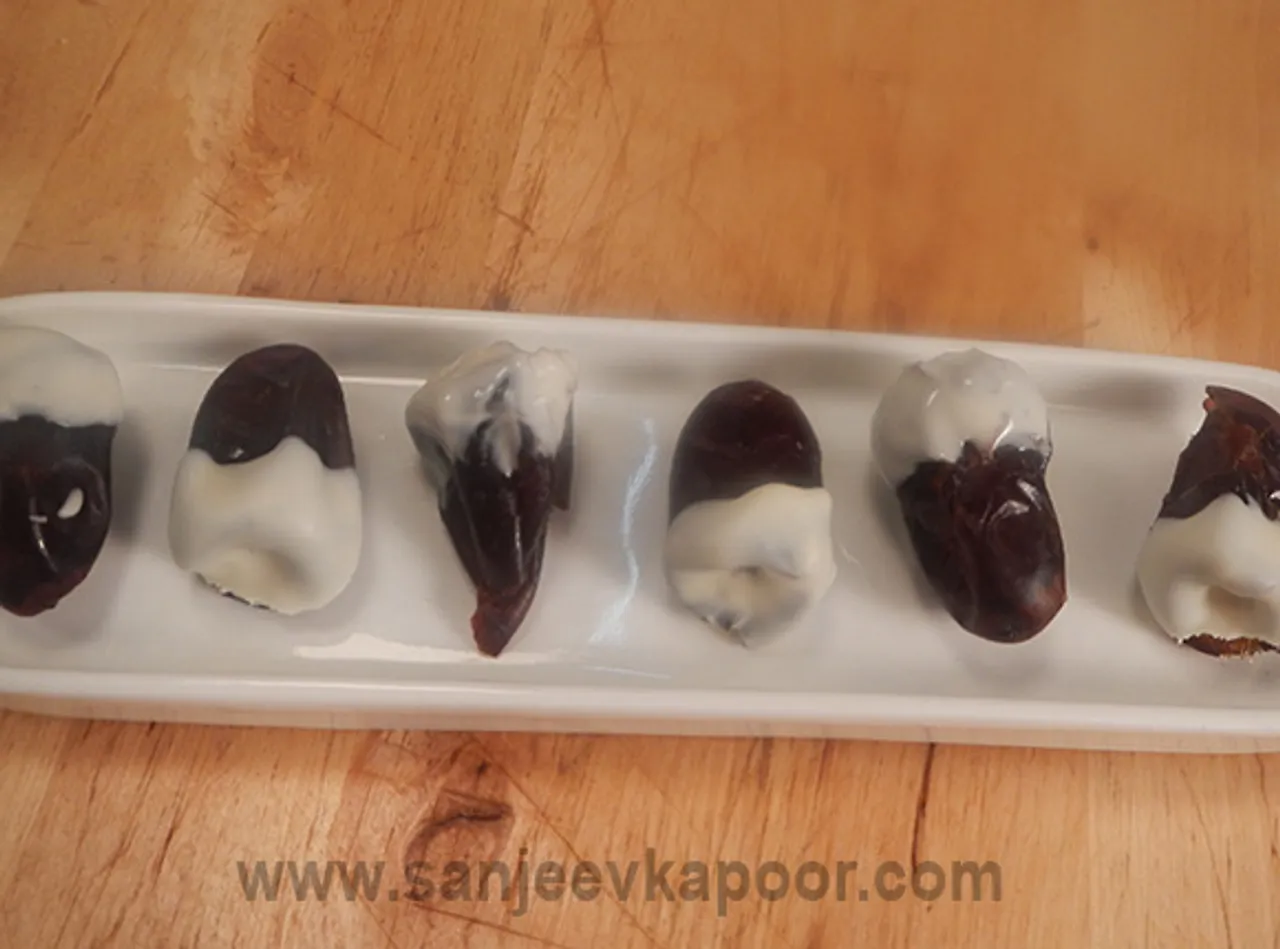 Stuffed Dates with White Chocolate