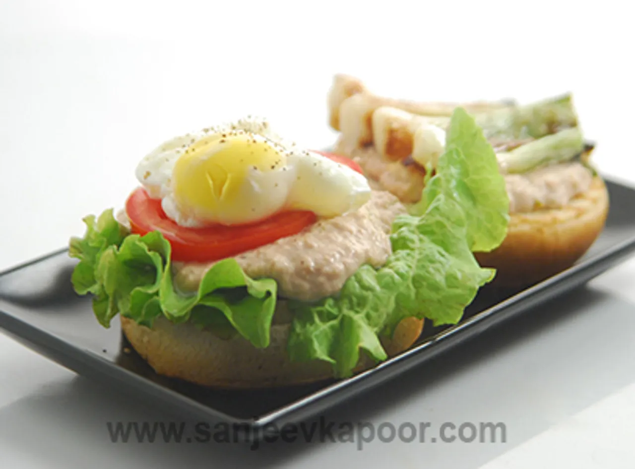 Poached Egg Tuna Burger