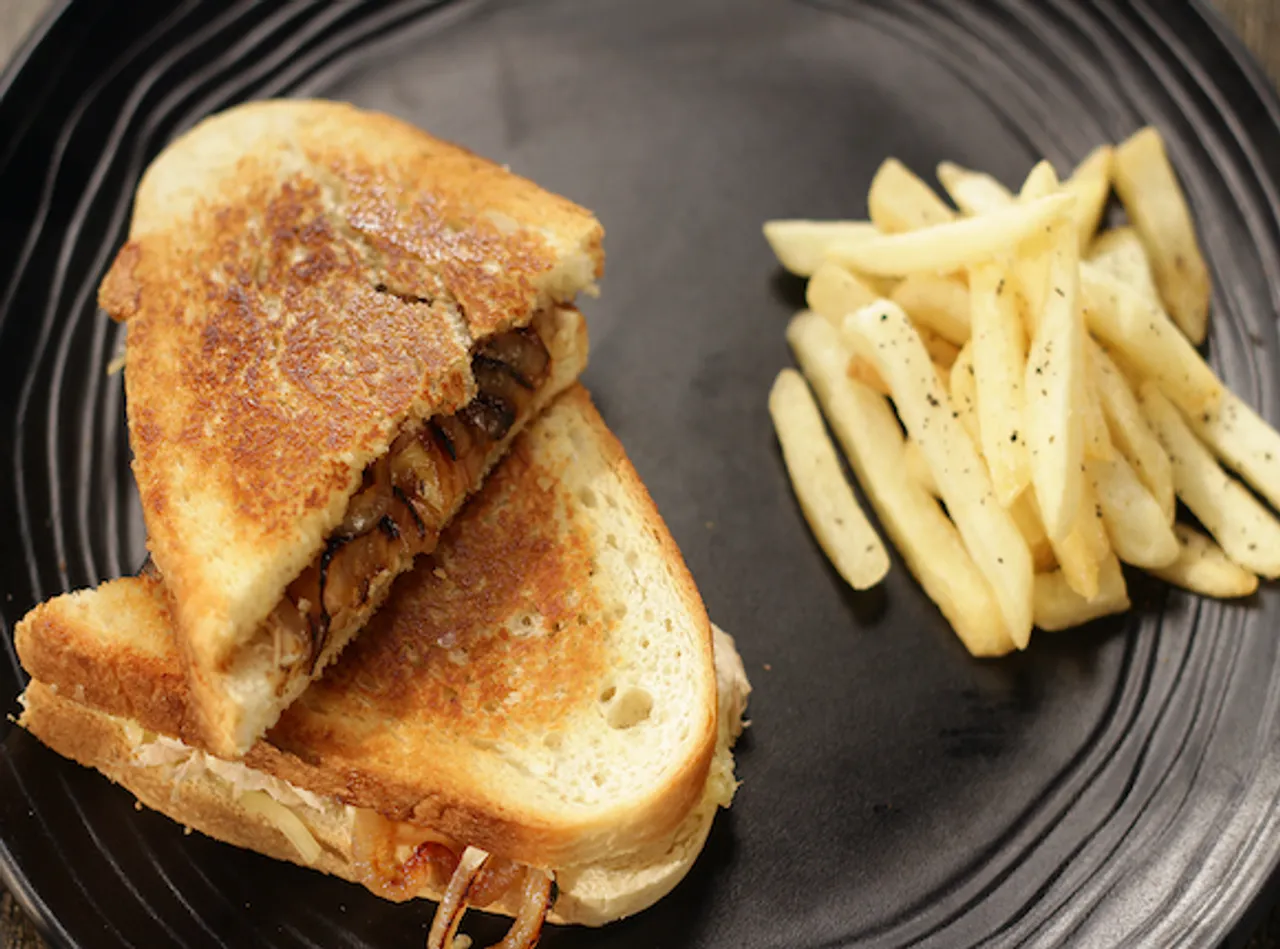 Chicken and Caramelised Onion Sandwich 