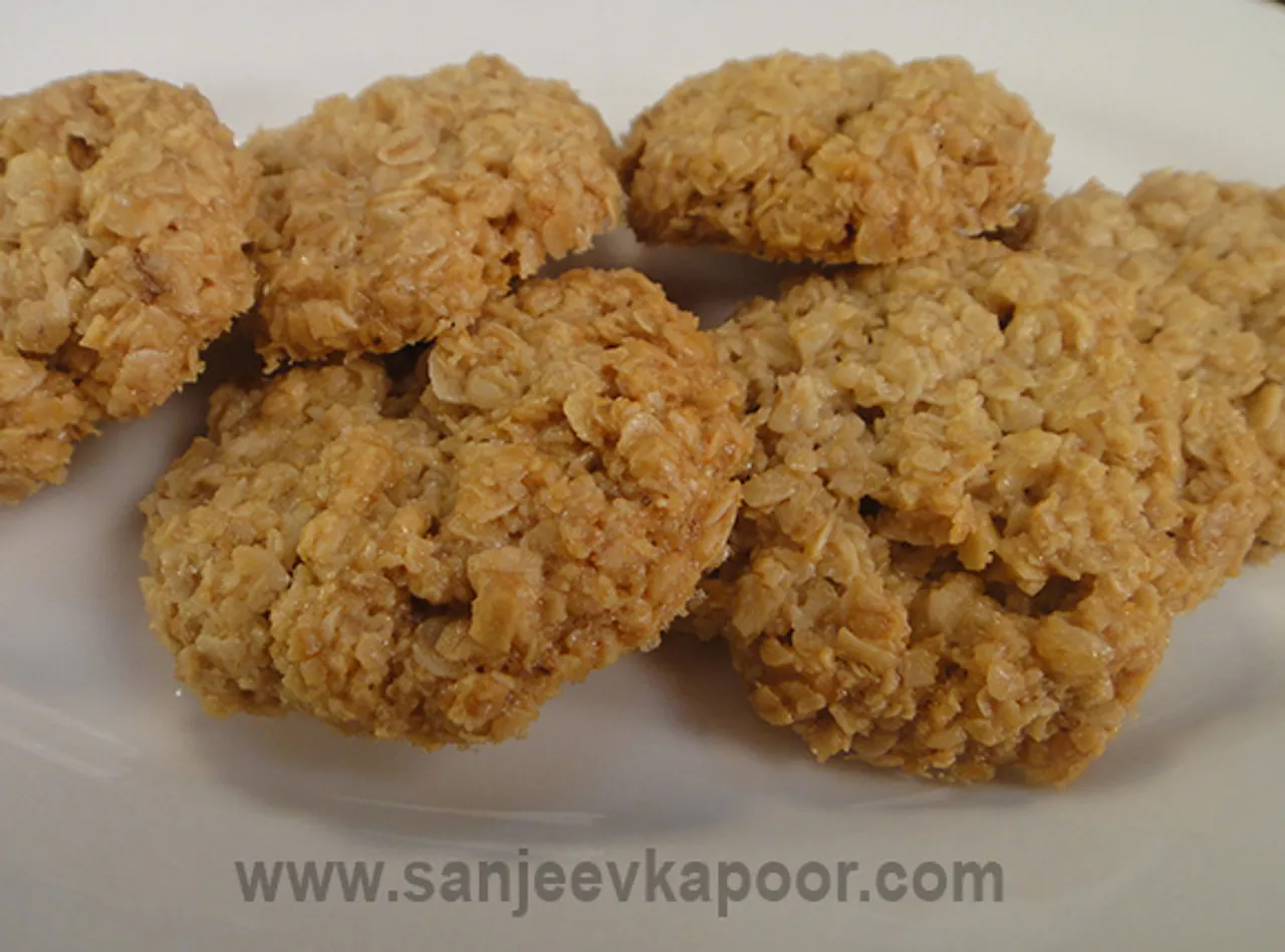 Chewy Oat Cookies