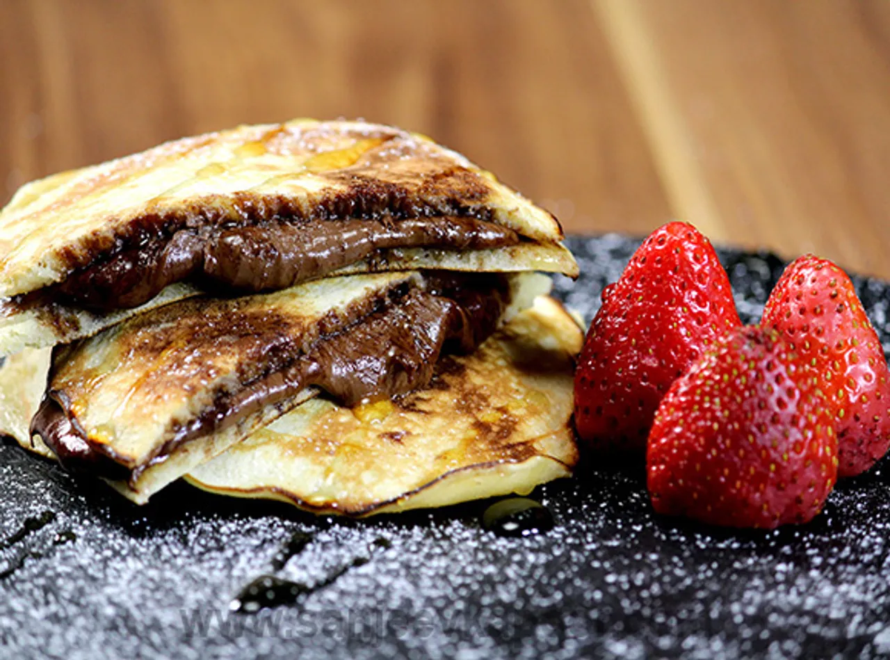 Hazelnut-Chocolate Stuffed Pancakes