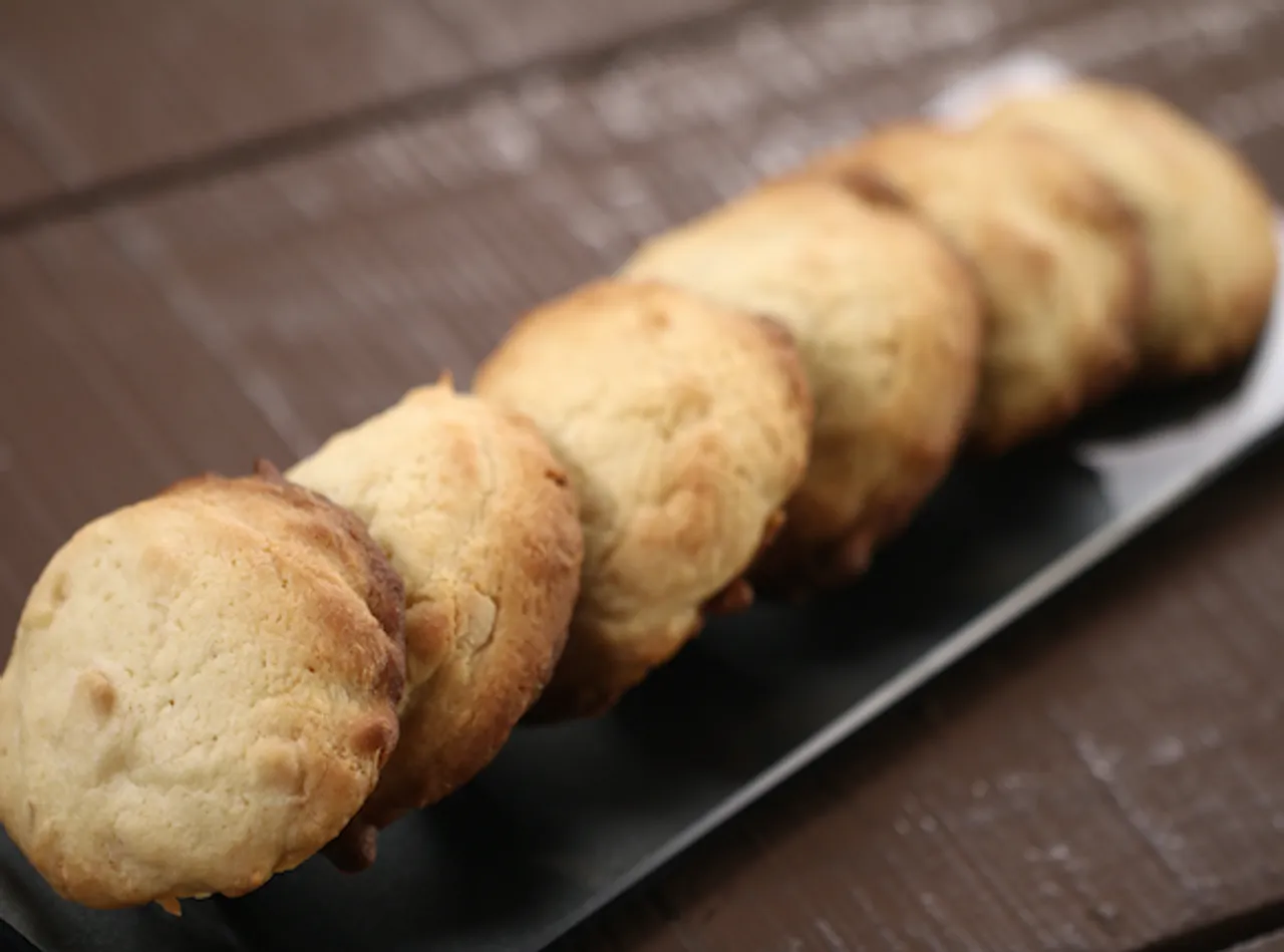 White Chocolate and Almond Cookies