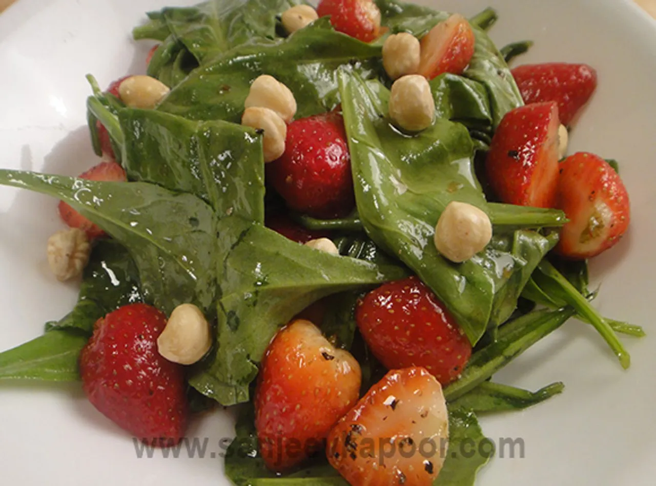 Baby Spinach and Strawberry Salad