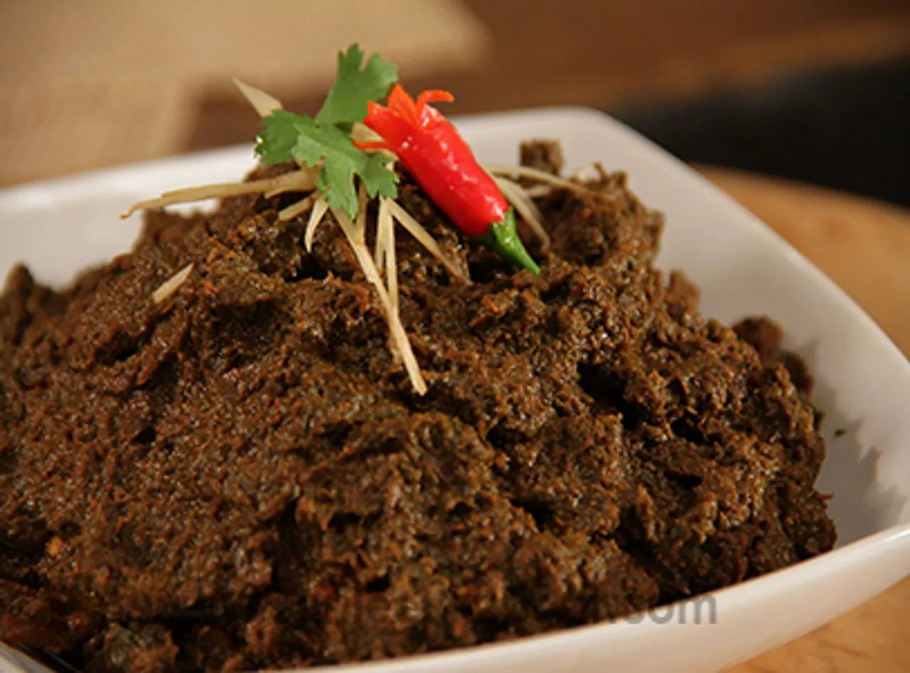 Laal Saag Curry