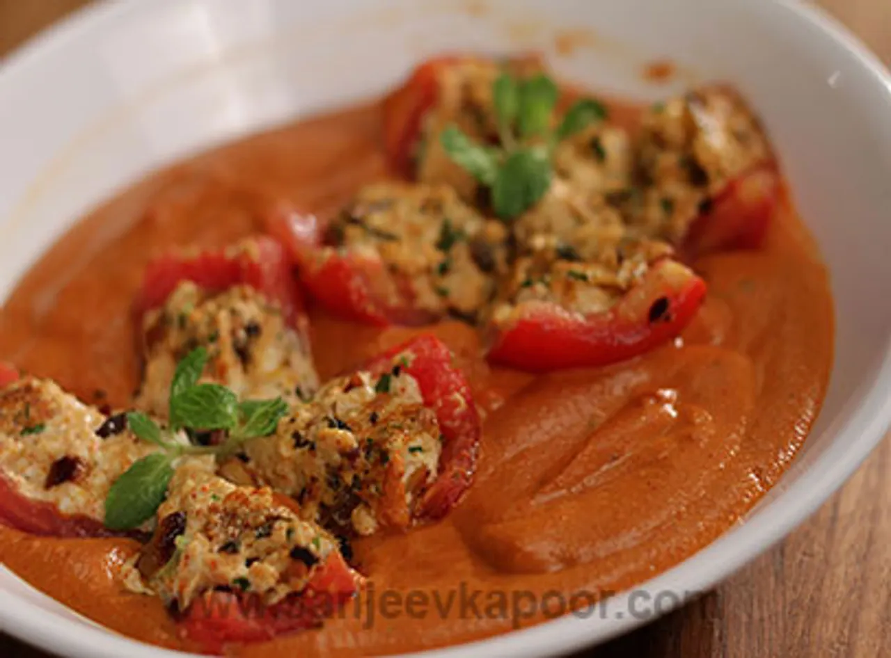 Stuffed Tomatoes in Tomato Gravy