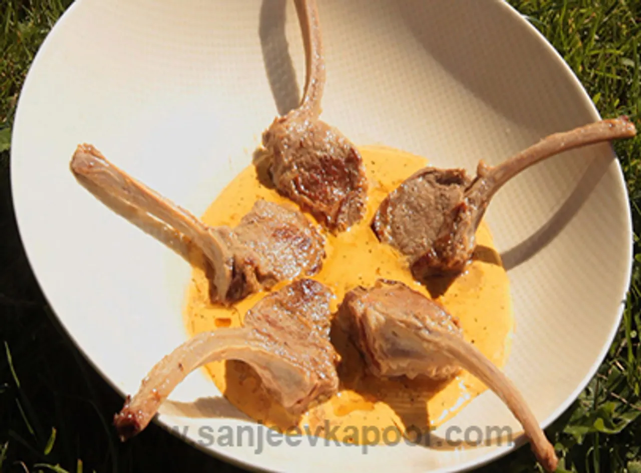 Lamb Popsicles in Cream Sauce