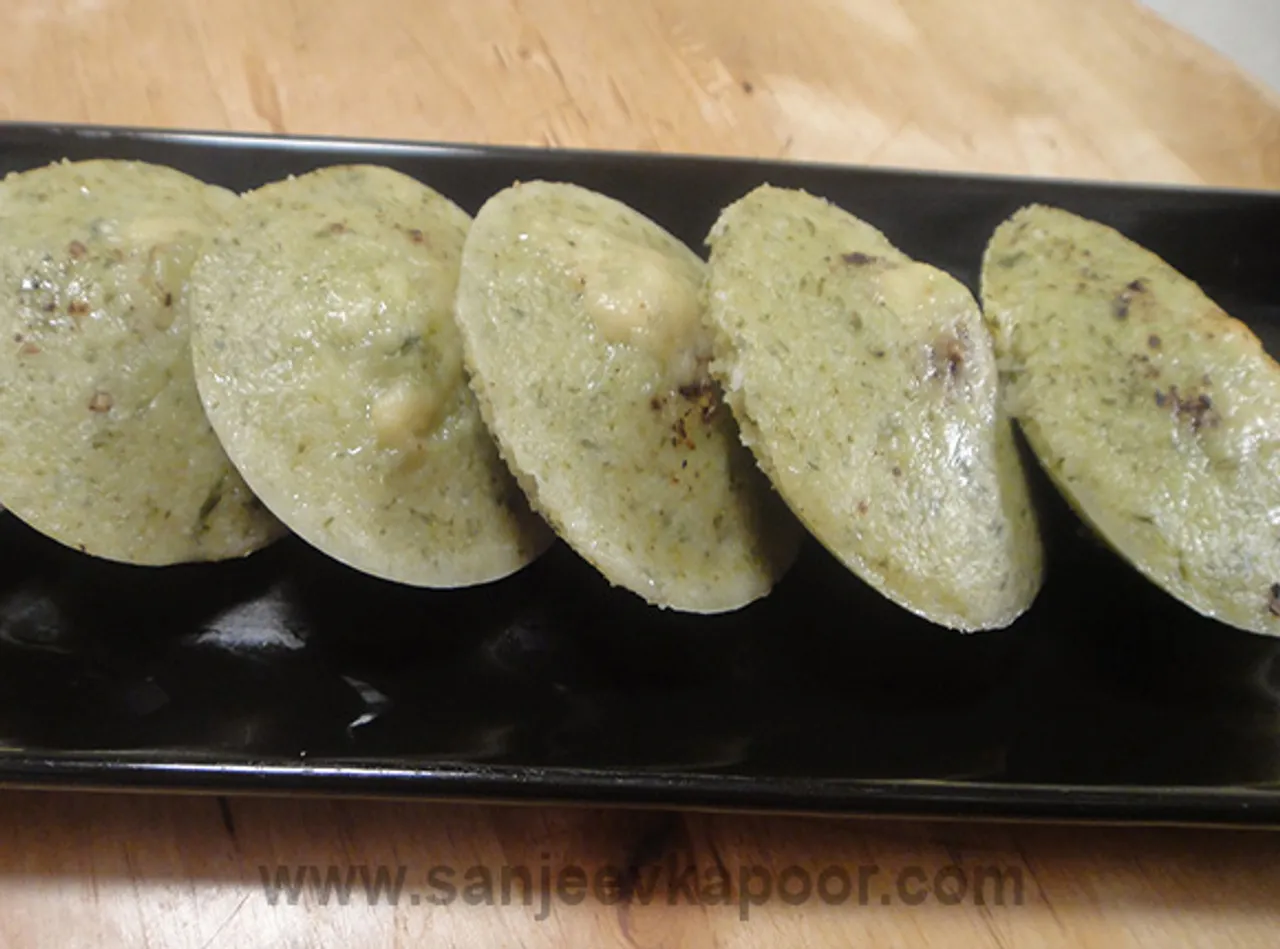 Spinach and Cheese Idlis