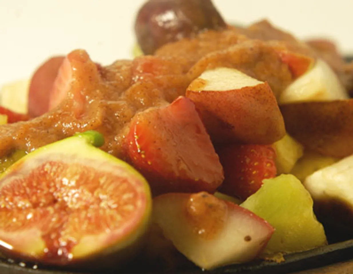 Sizzling Fruits With Mixed Fruit Sauce