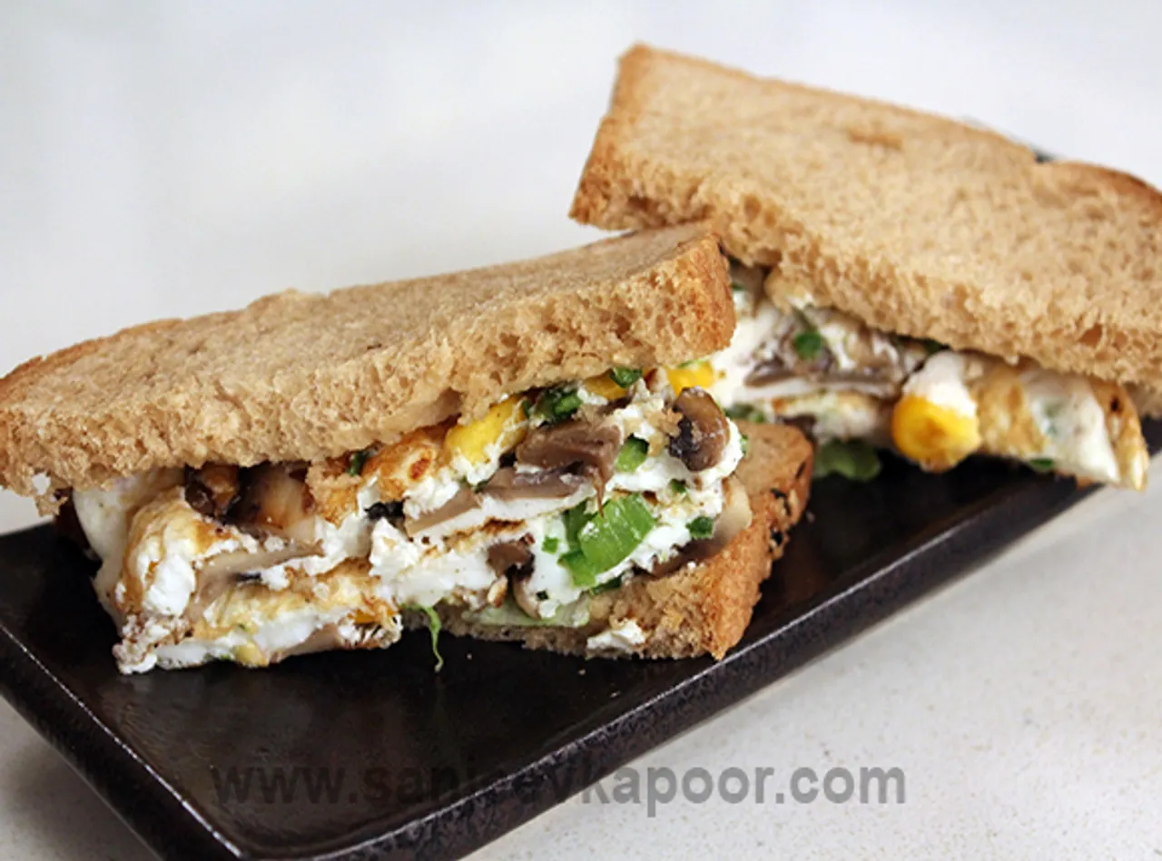 Eggwhite and Vegetable Omelette Sandwich