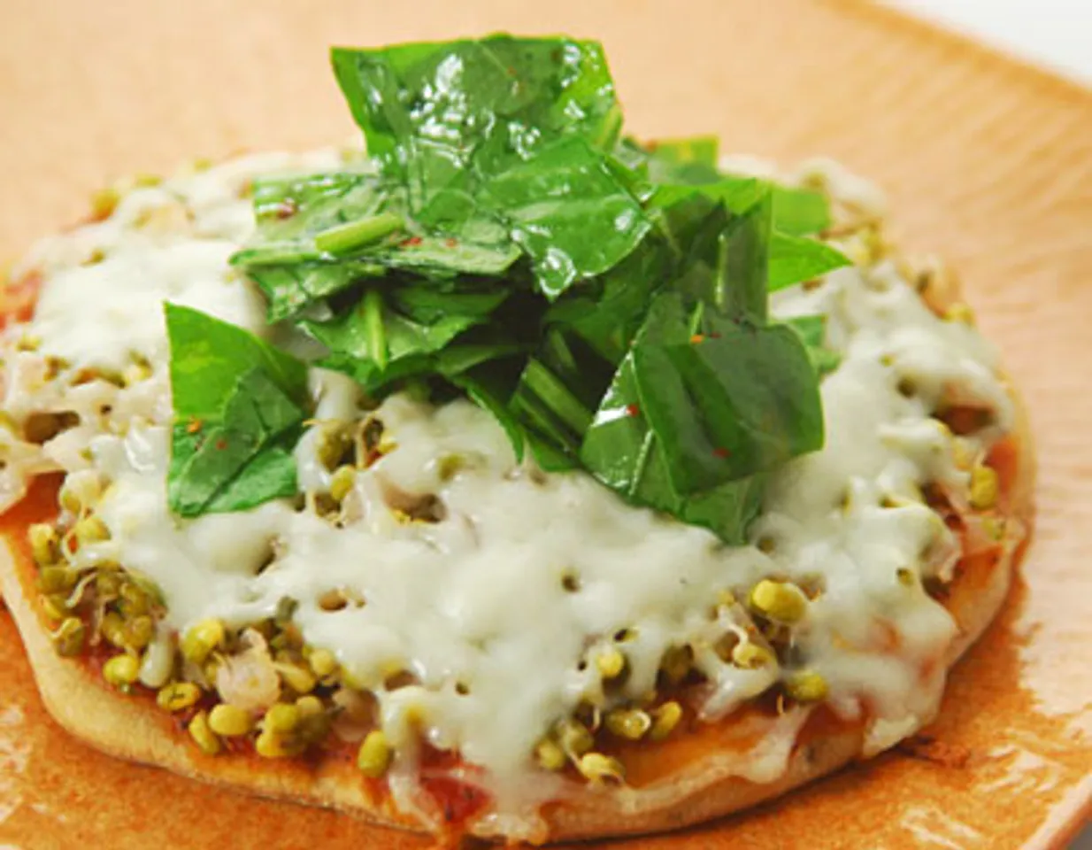 Sprouted Moong Ka Pizza