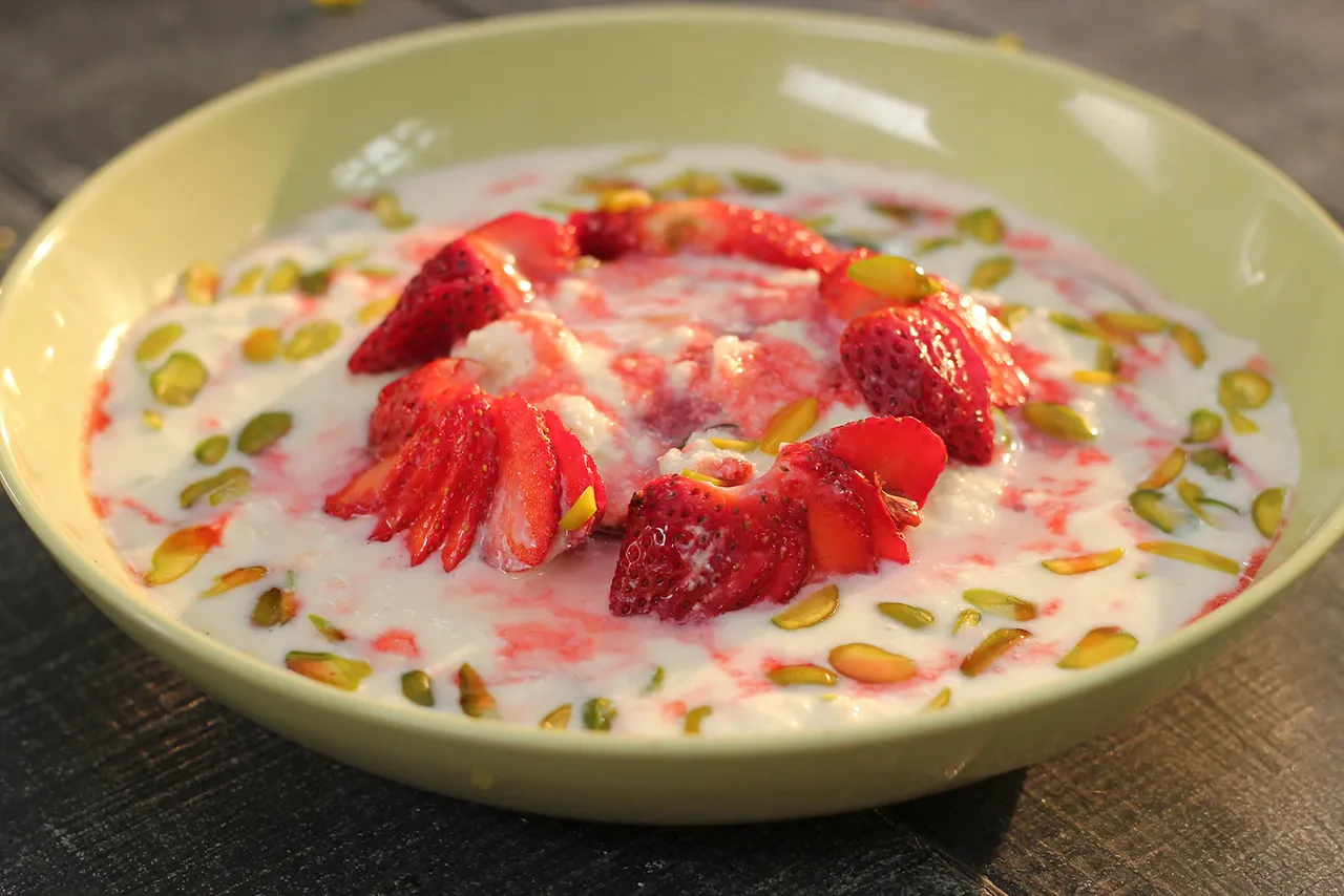 Strawberry Shahi Tukda  