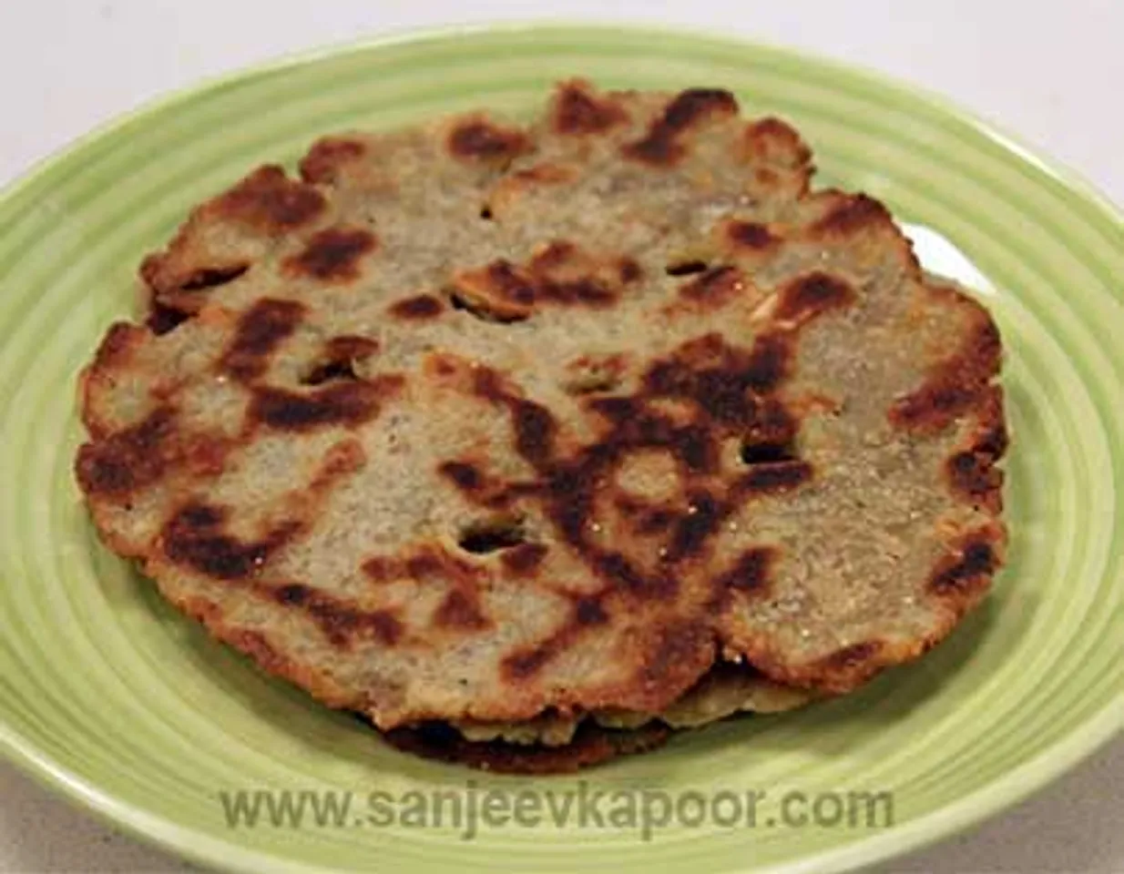 Rajgira Thalipeeth