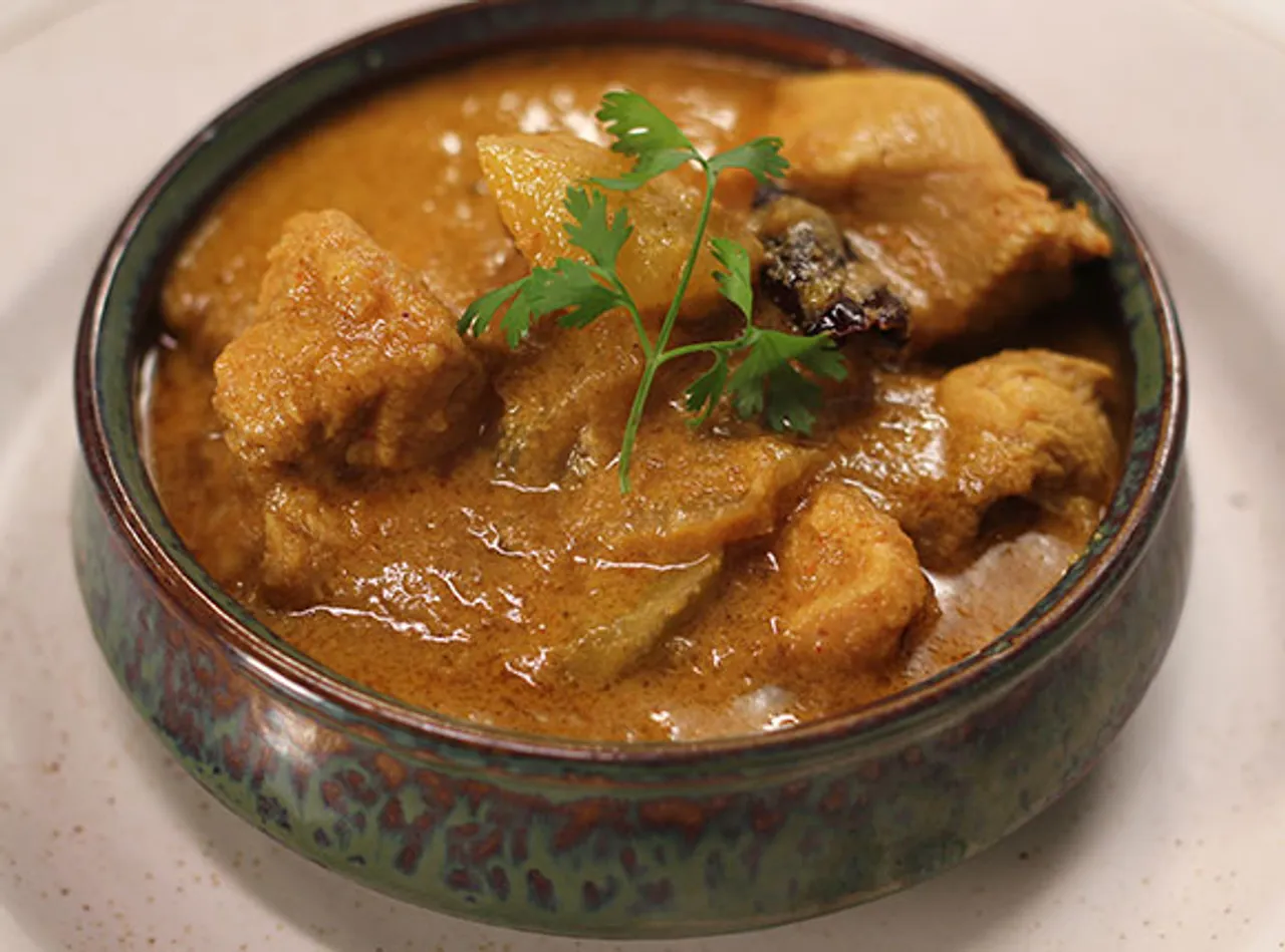 Konkani Chicken and Raw Mango Curry
