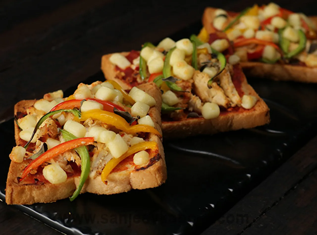 Chicken Bread Pizza