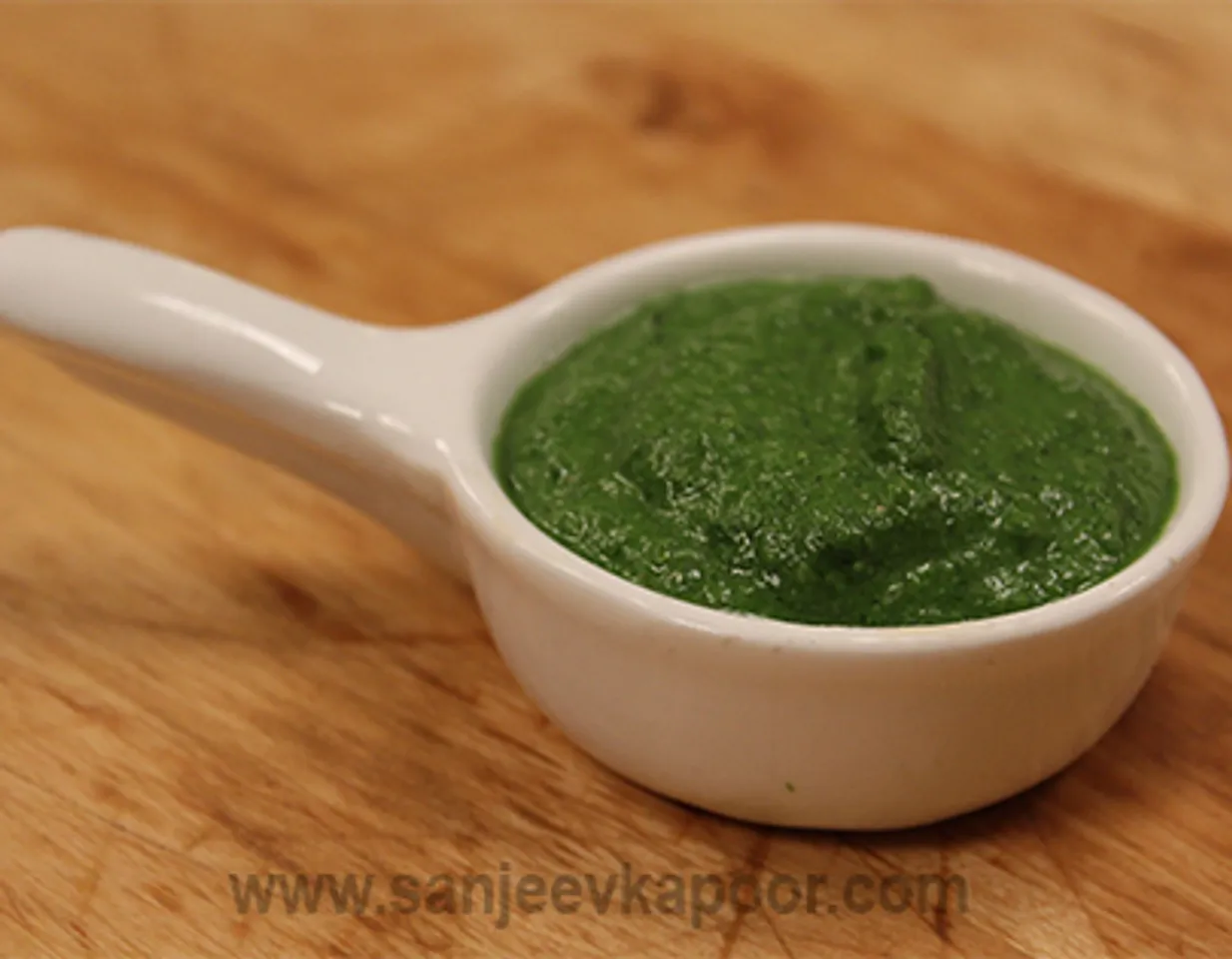 Green Chutney With Peanuts