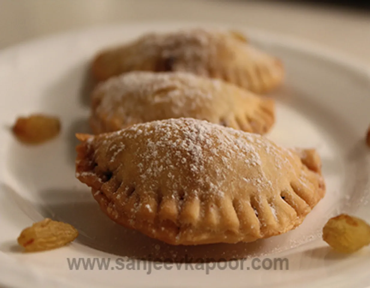 Oats and Dates Gujiya - Diwali Special