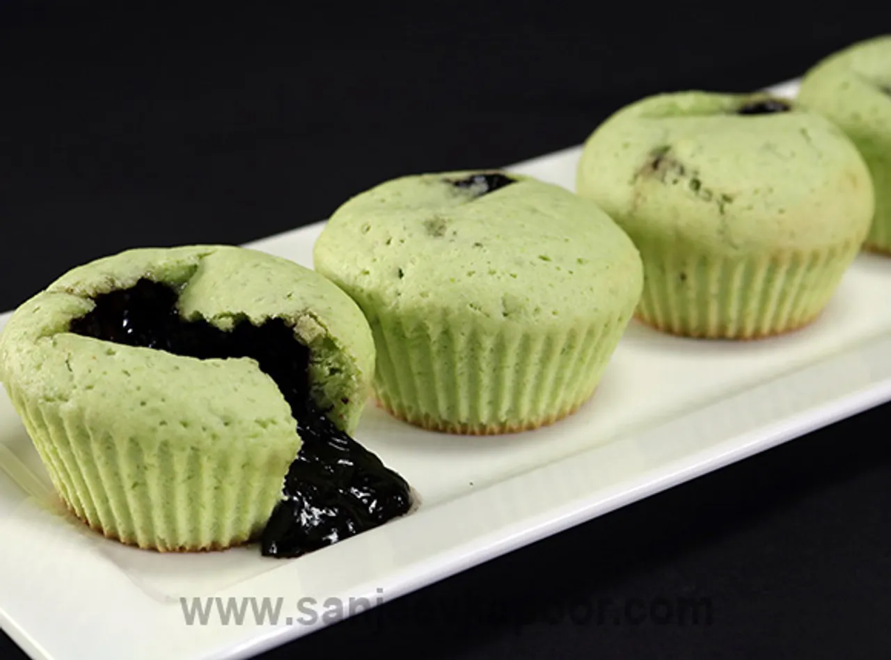 Pistachio Lava Cupcakes