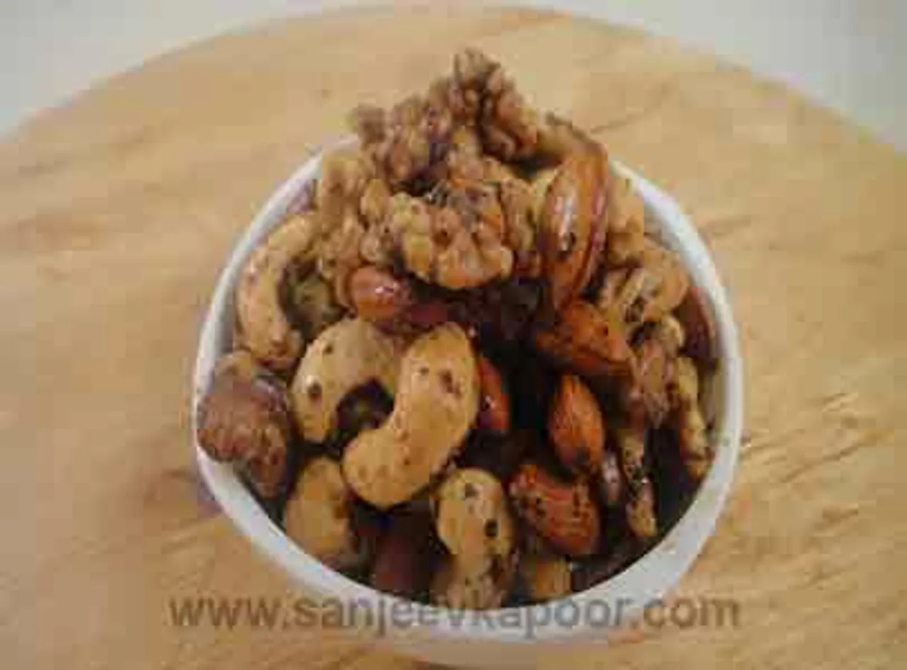 Peppery Nuts