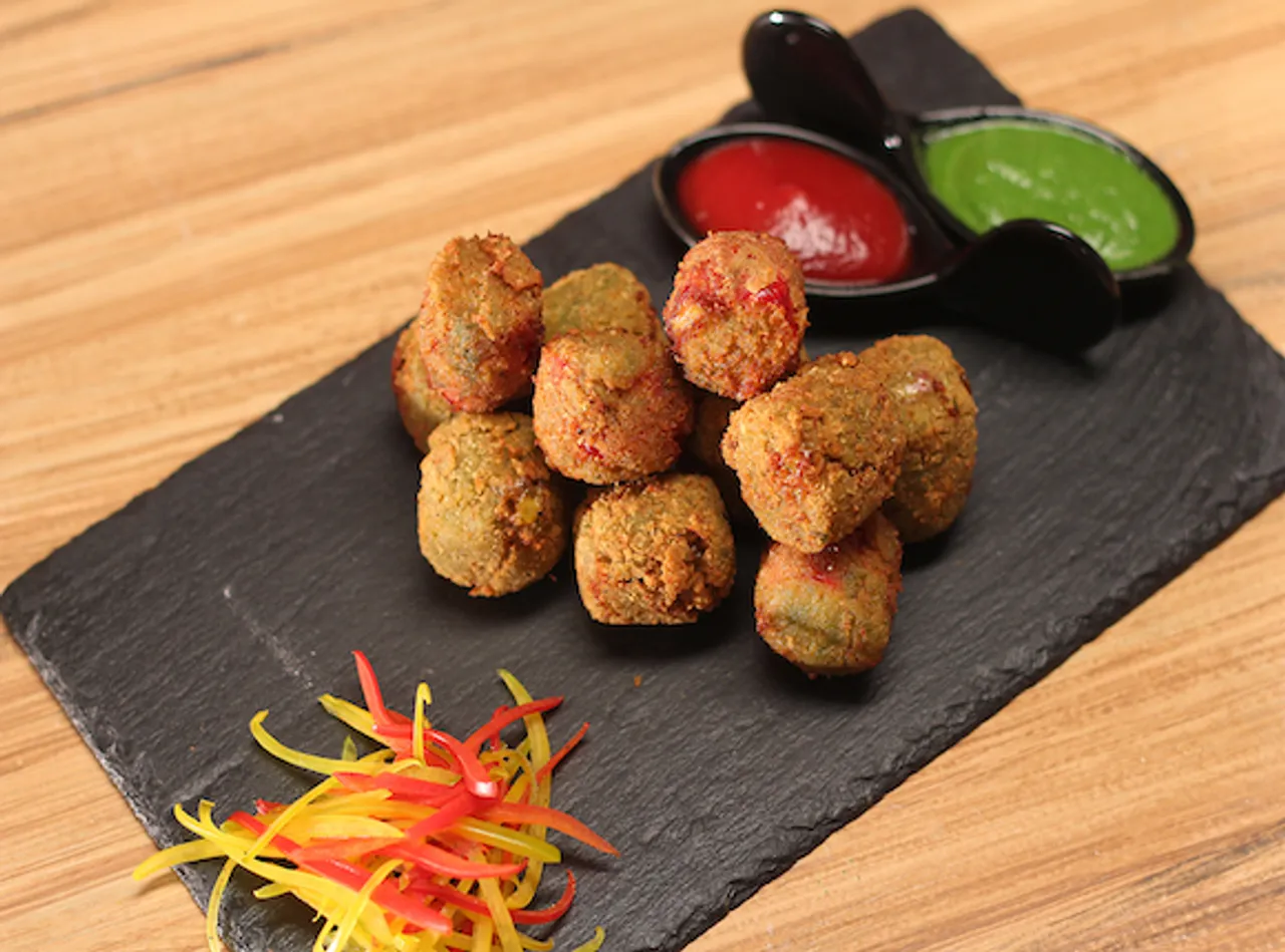 Chilli Cheese Poppers (Jain)