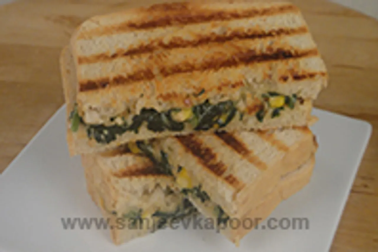 Cheesy Spinach and Corn Grilled Sandwich