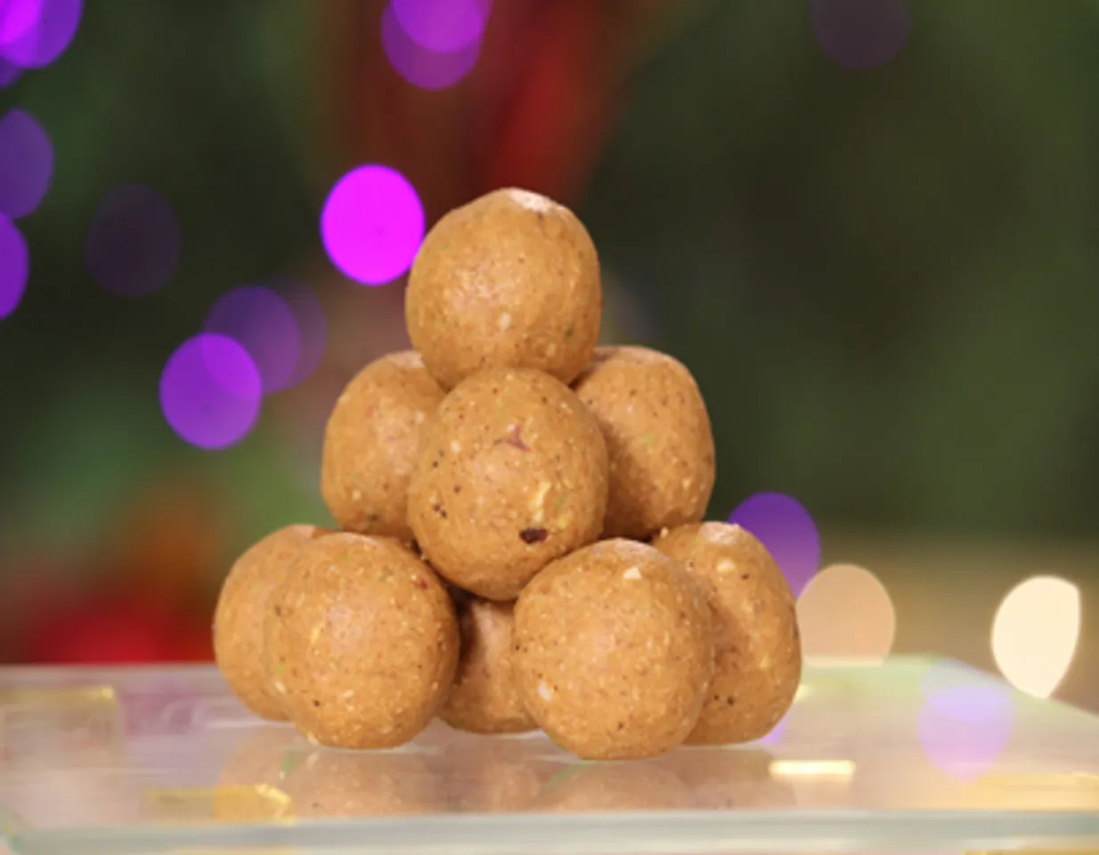 Atta Besan Laddoo