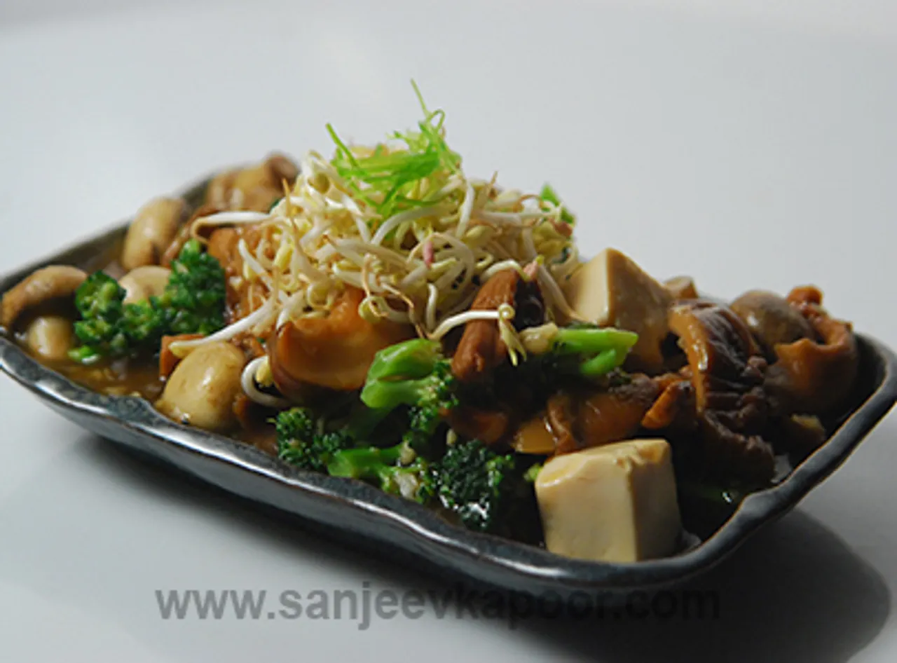 Mixed Mushroom with Beancurd