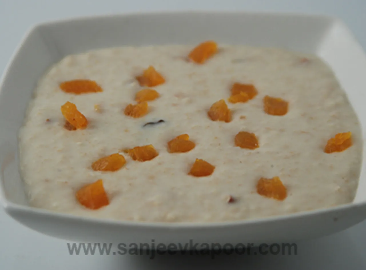 Oats With Dryfruits In Milk