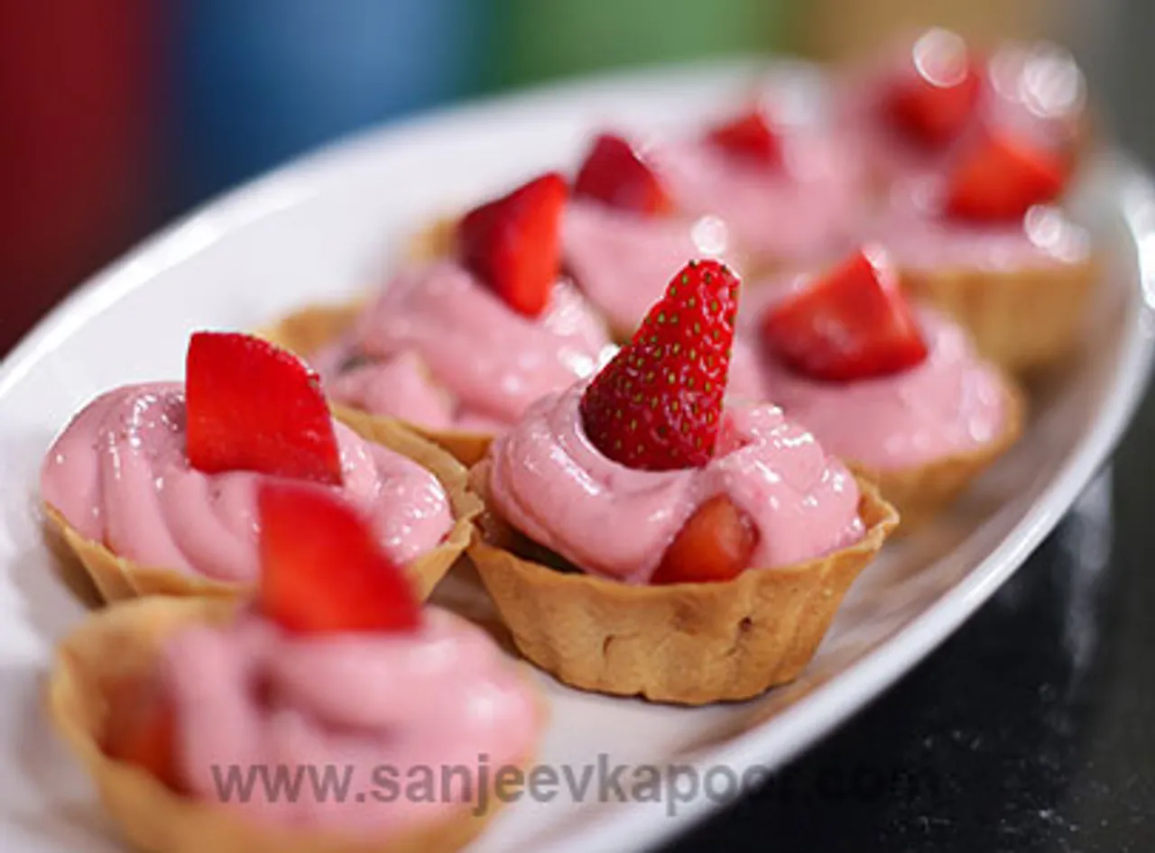 Strawberry Shrikhand Fruit Tarts