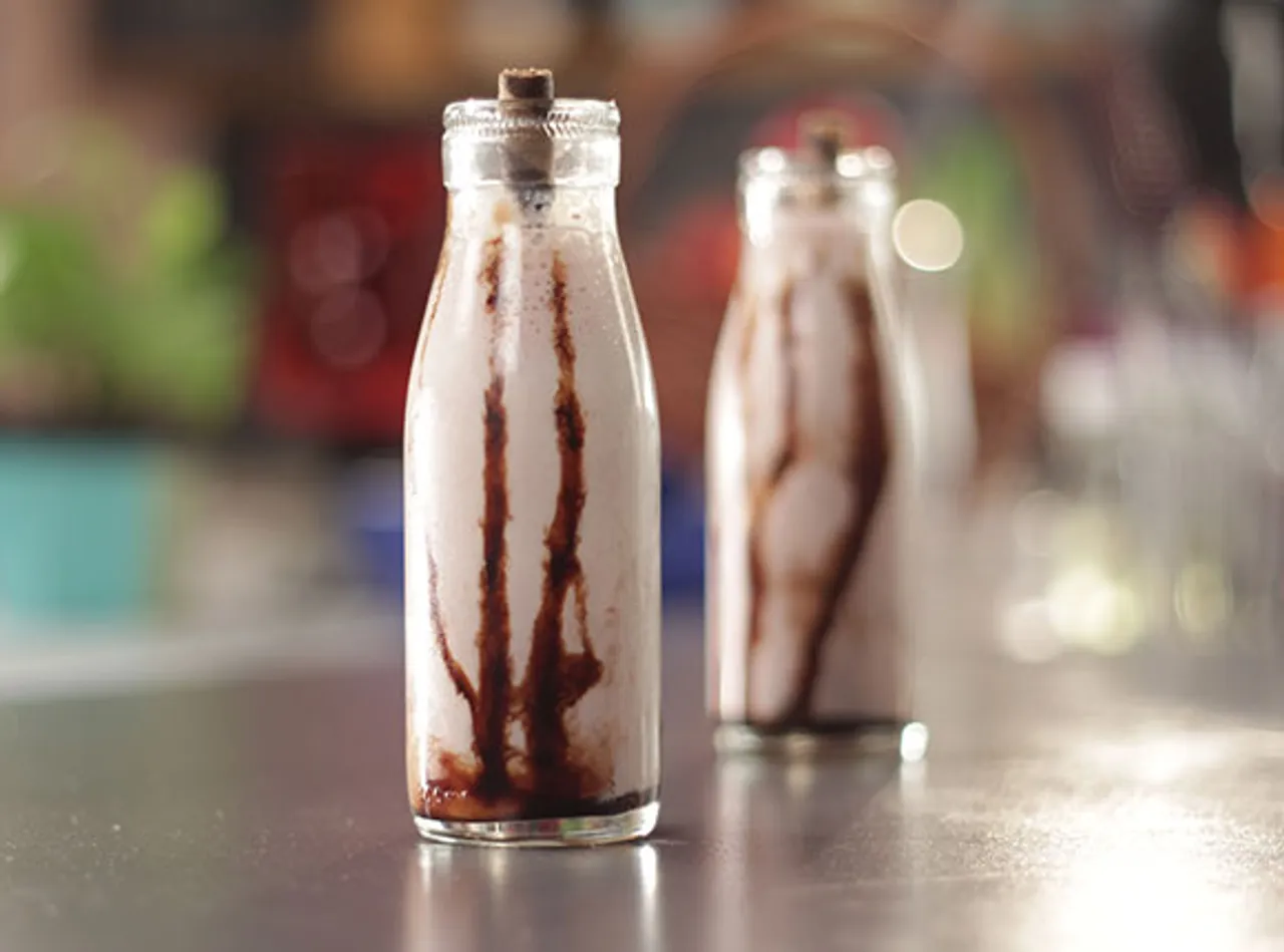 Strawberry and Chocolate Milkshake-SK Khazana