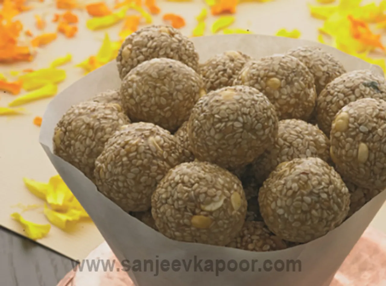 Til Aur Gur Ke Ladoo