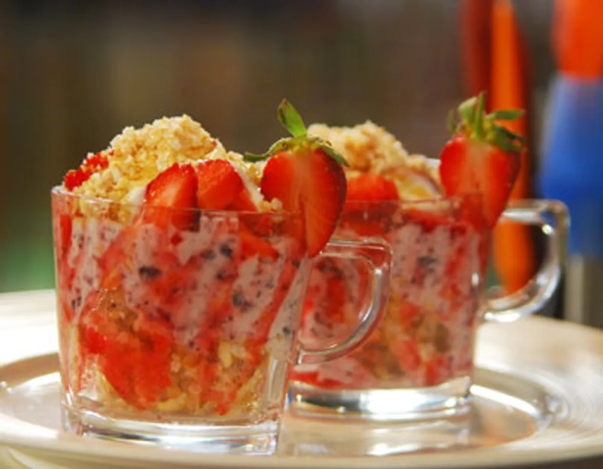 Crunchy Yogurt with Strawberries