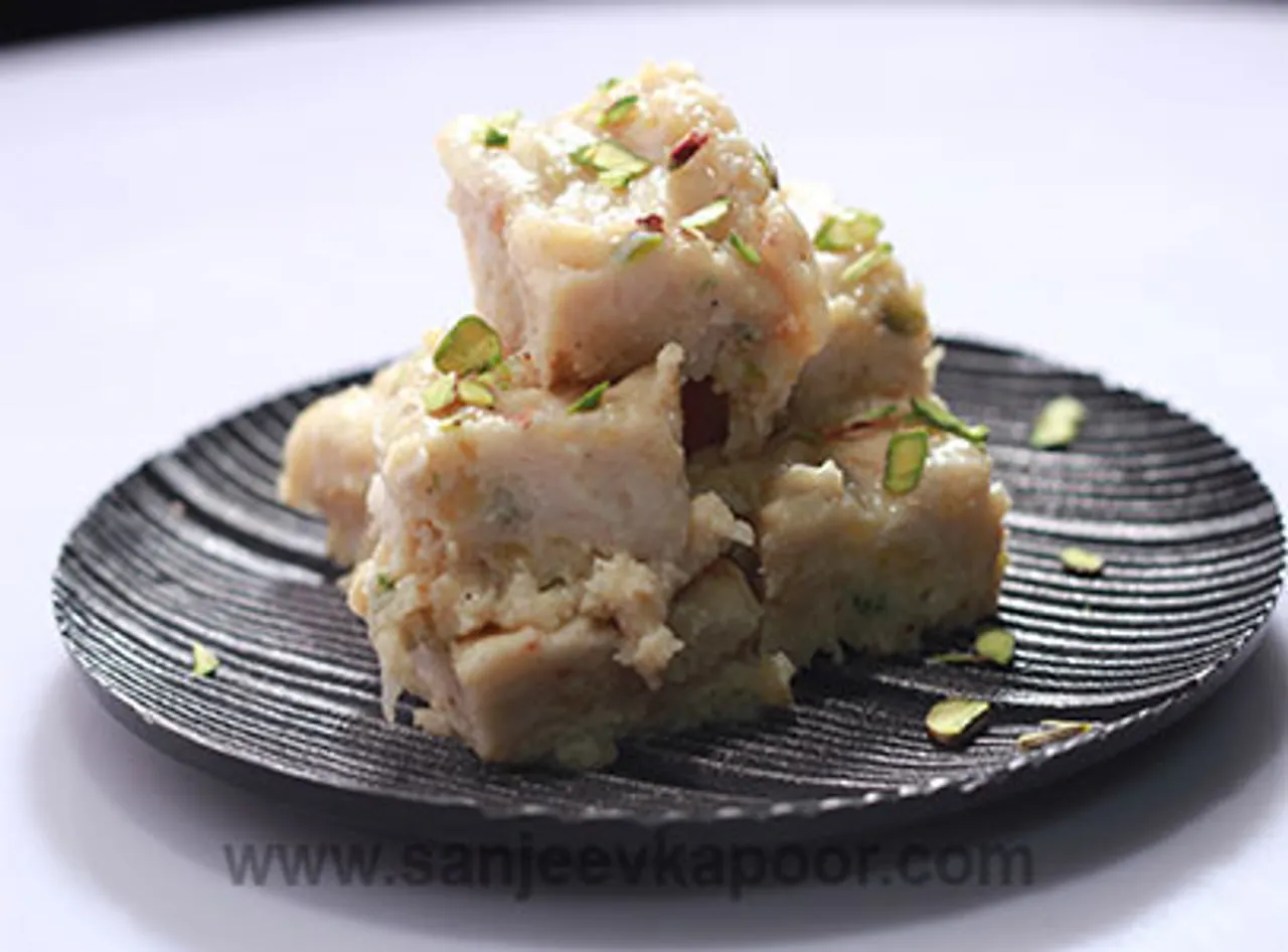 Apple and Sitaphal Barfi