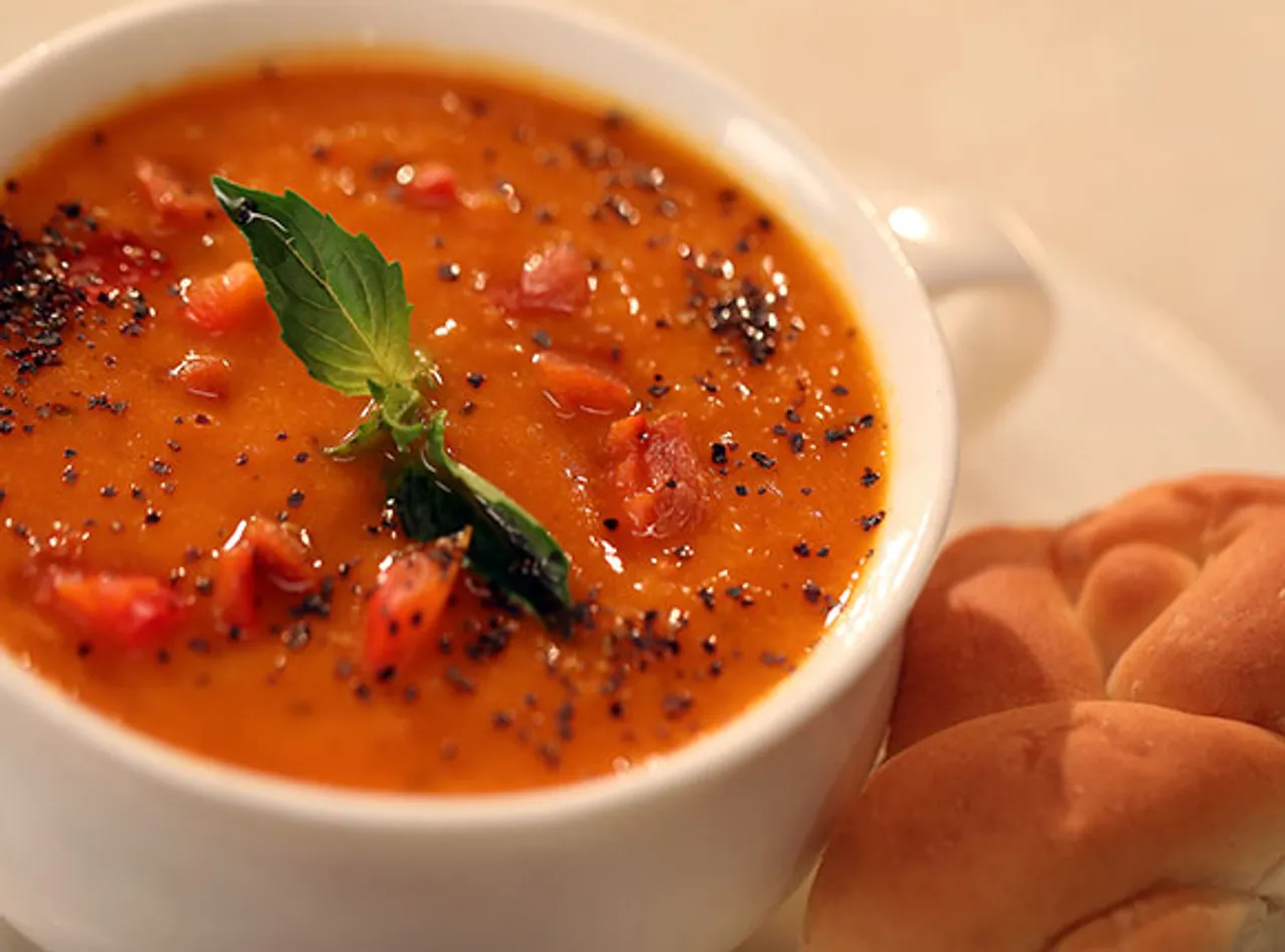Roasted Bell Pepper and Tomato Soup-SK Khazana