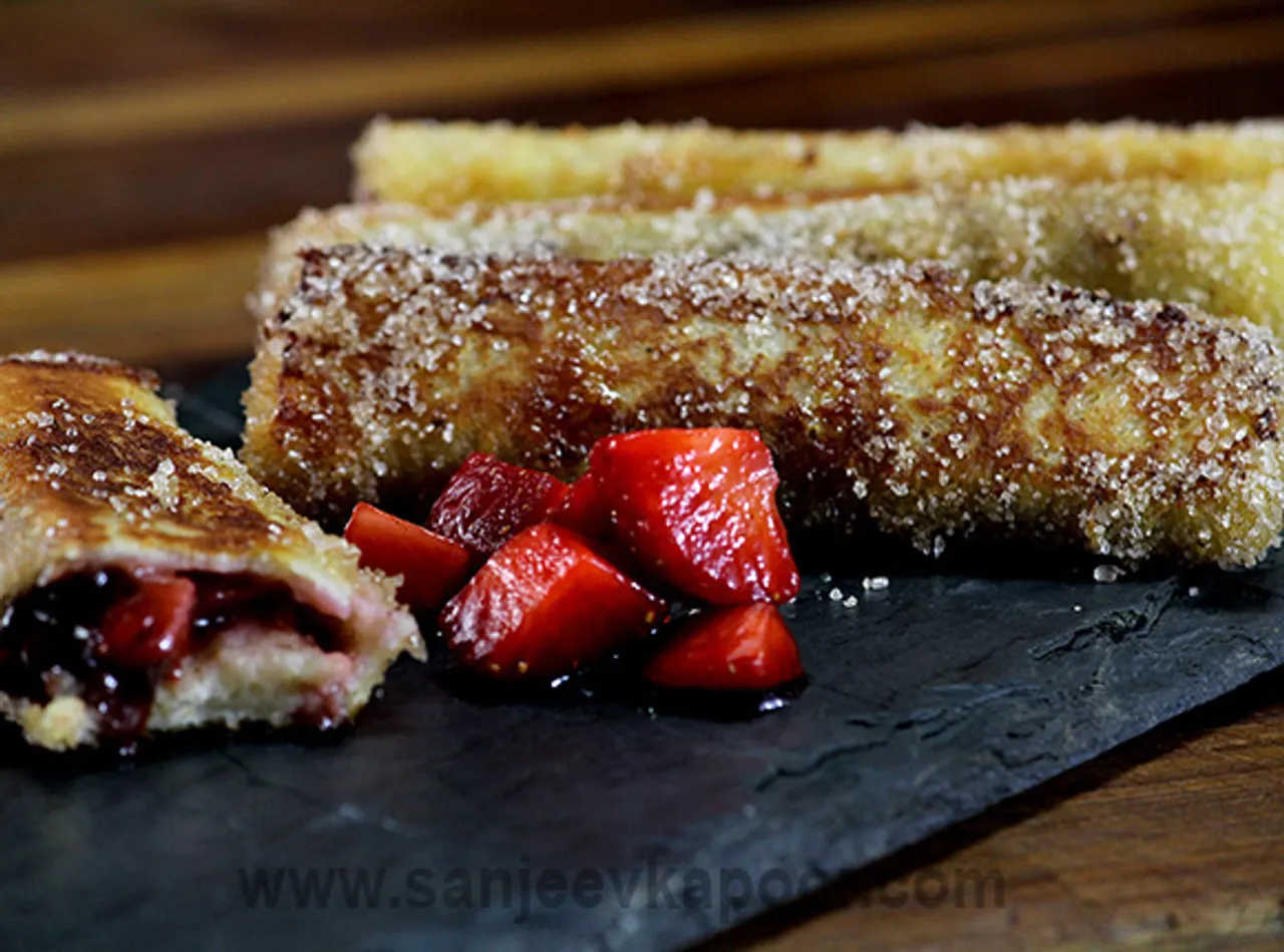 Chocolate Strawberry Roll Ups