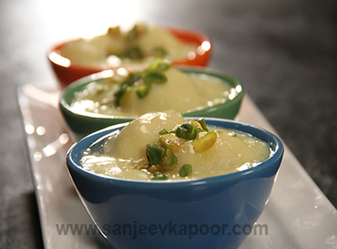 Rasgulla Custard with Fruit