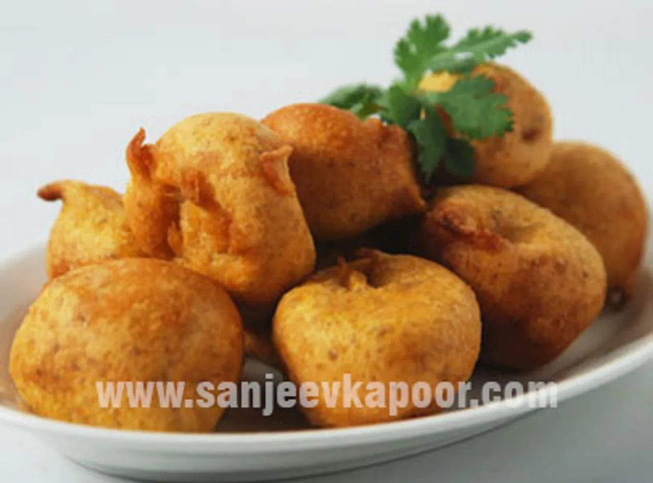 Garlicky Mushroom Pakoras