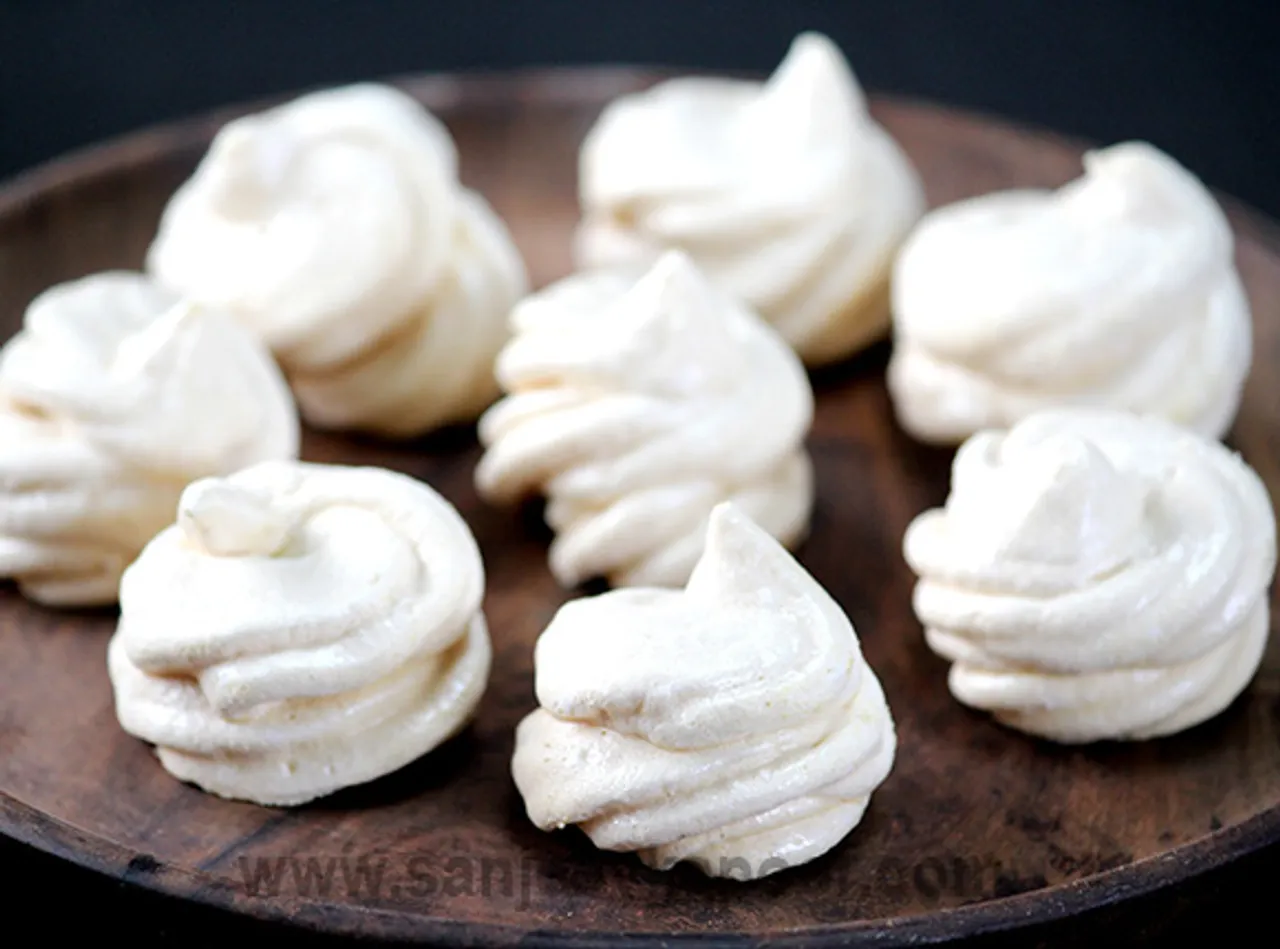 Mocha Meringue Kisses