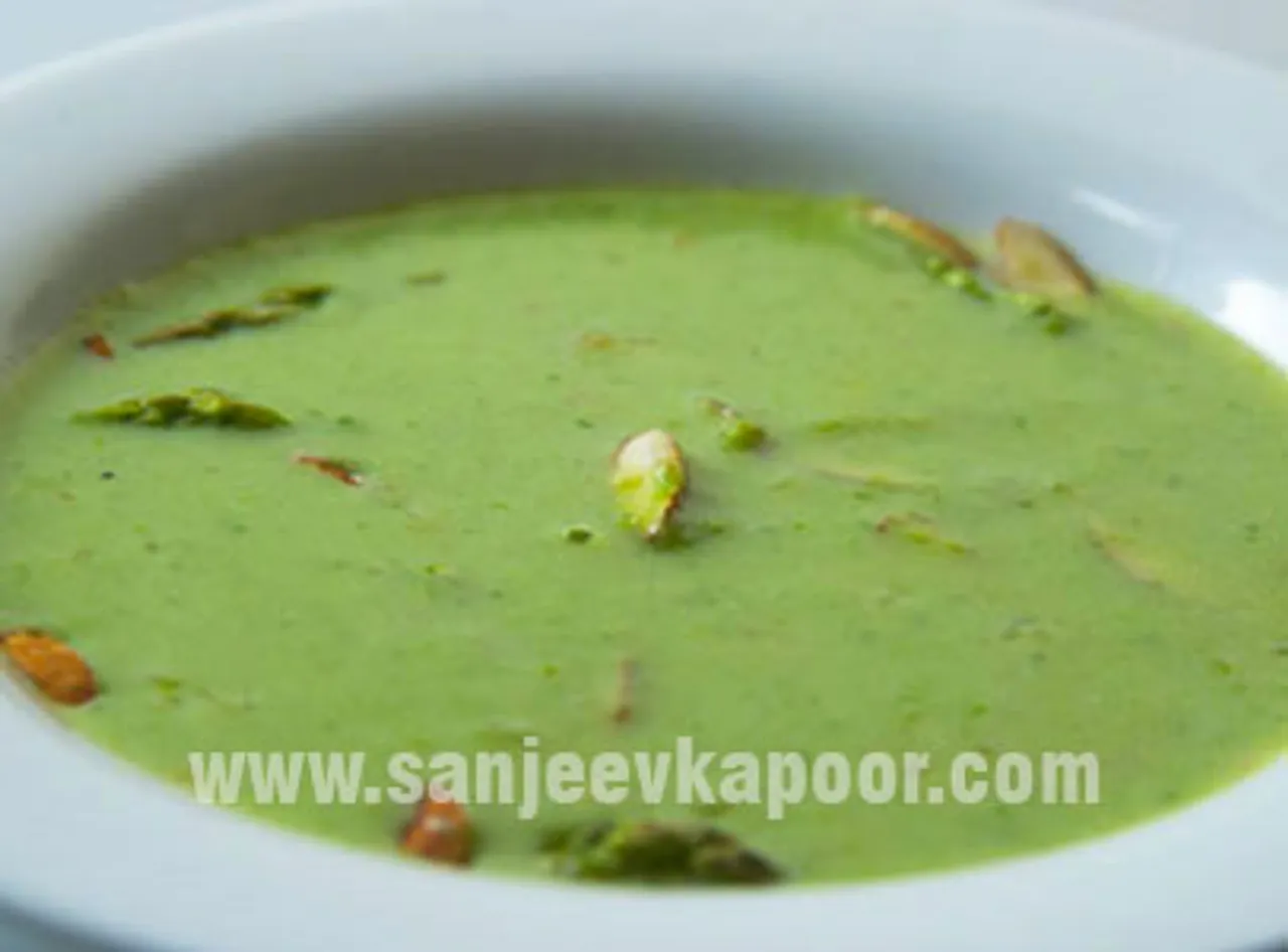 Cream of Asparagus and Almond Soup