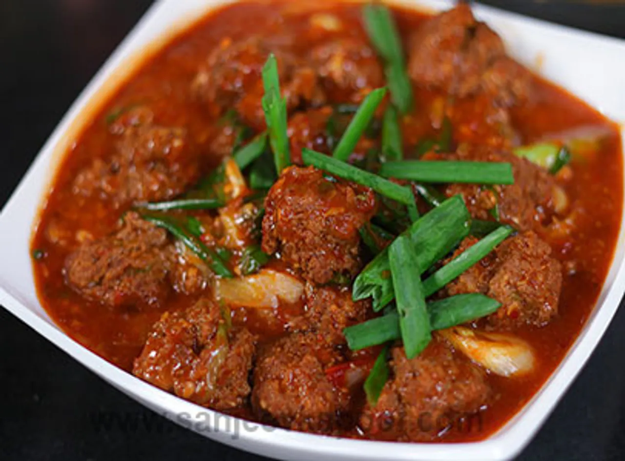 Meat Balls in Schezwan Chutney