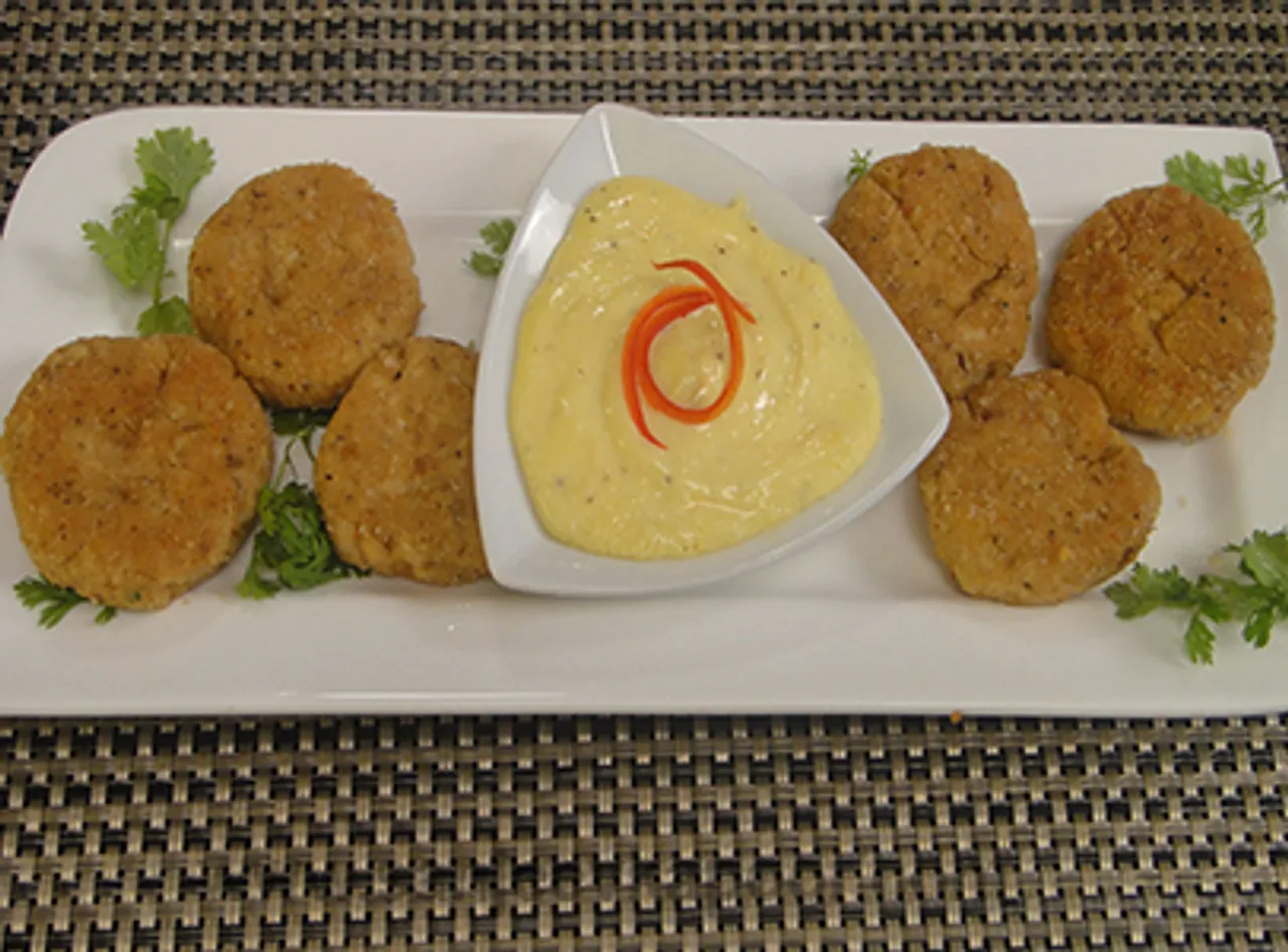 Coconut Crab Cakes with Garlic Mayo