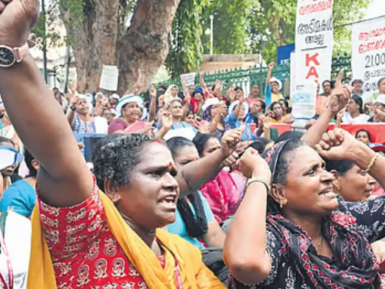 ASHA WORKERS PROTTEST KERALA