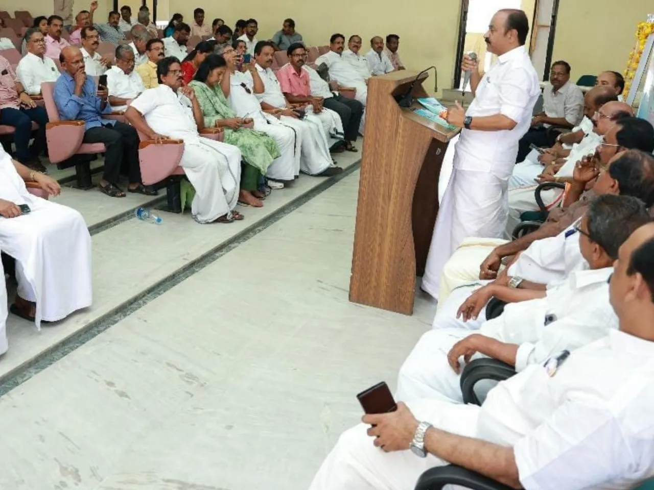 v d stheesan kerala predesh gandhi