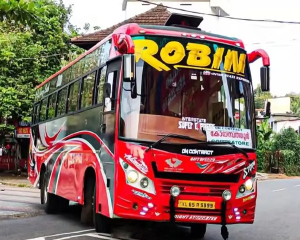 robin bus again.jpg
