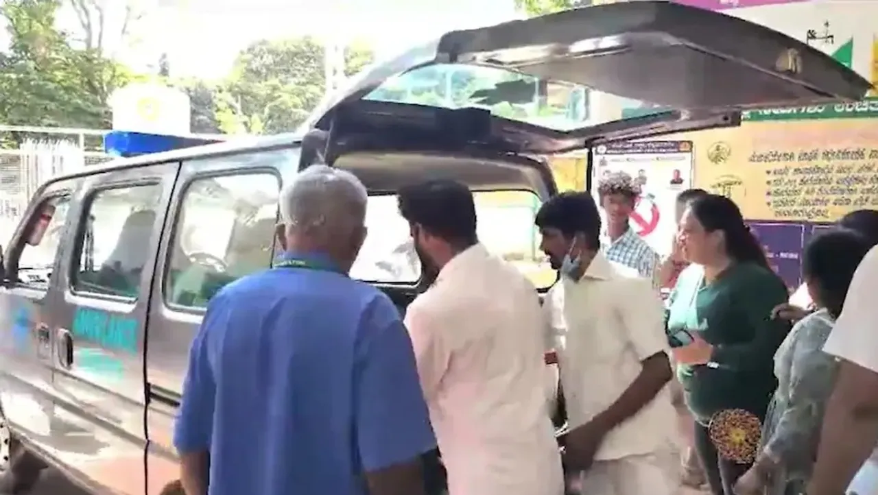 BJP worker died collides with Union Minister's car