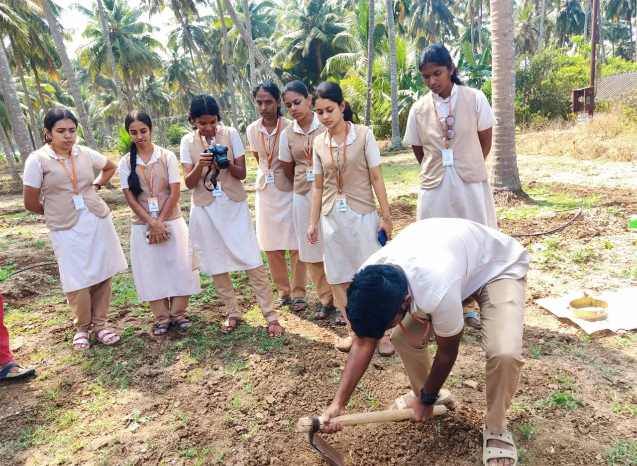 amrutha agricultural students-6